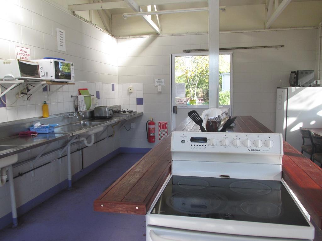 Fernwood Holiday Park Motueka Room photo